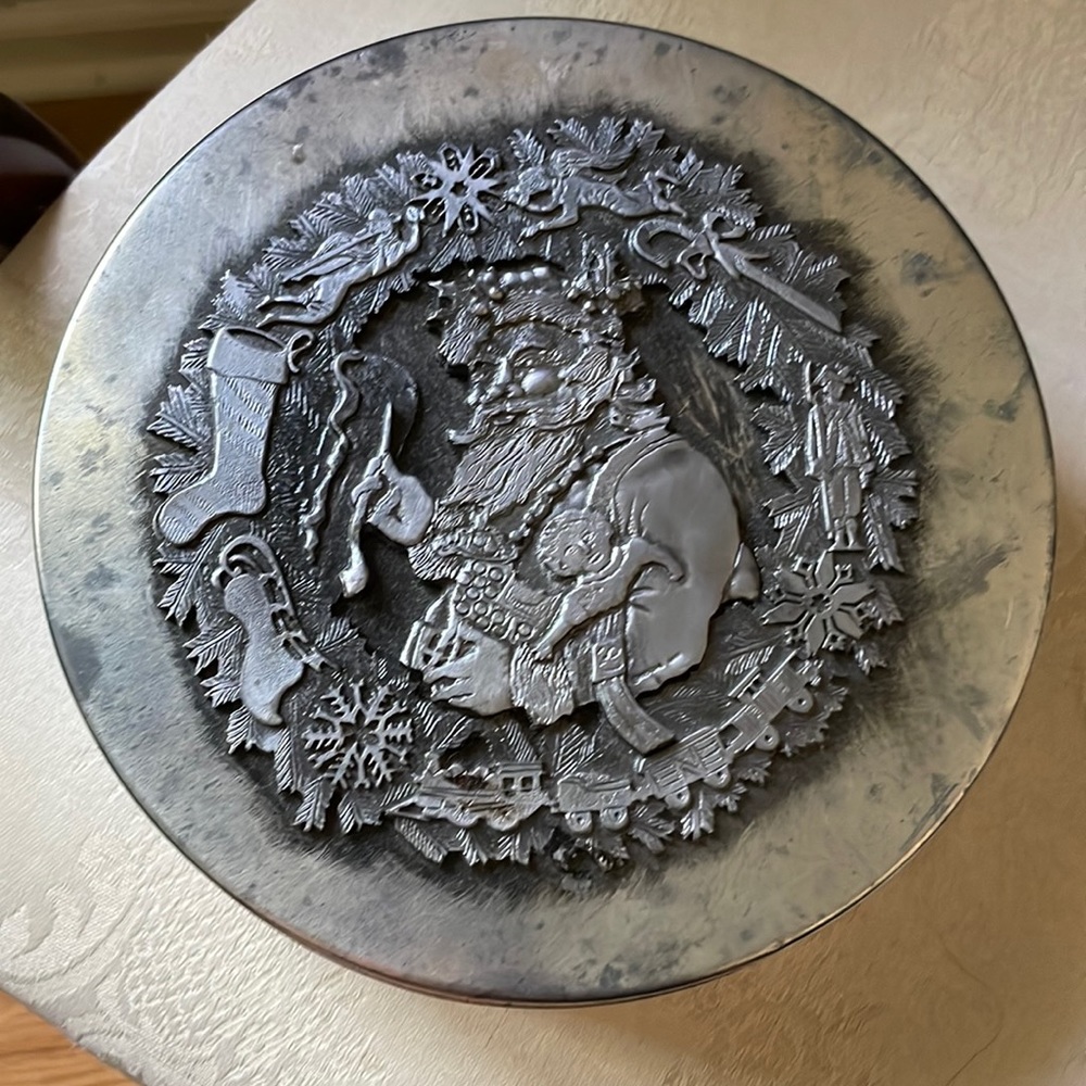 Beautiful vintage 1970s pewter Metzke Santa Clause cookie tin metalware